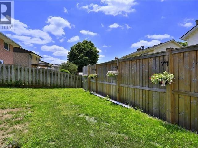41 GREENOCK Drive Unit# A & B, Kitchener, Ontario, N2E2J9