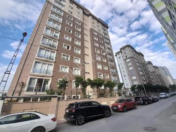 4+1 Güvenlikli Sitede Gayet Geniş Ebeveynli Balkonlu K.garajlı