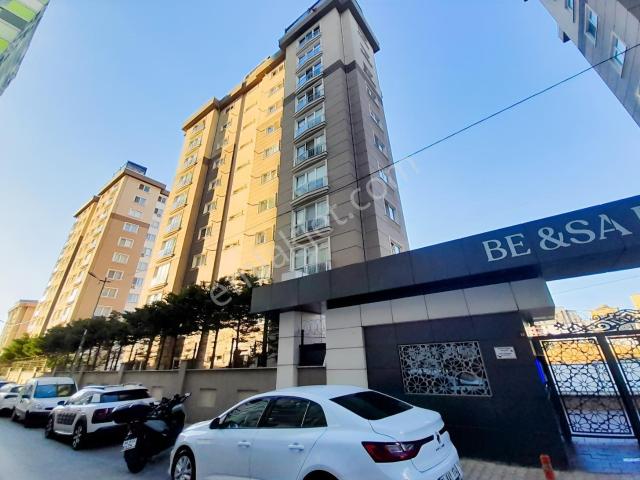 4+1 Güvenlikli Sitede Gayet Geniş Ebeveynli Balkonlu K.garajlı