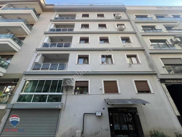 41 Karşıyaka Örnekköyde 4+1 Dubleks Teraslı Satılık Daire