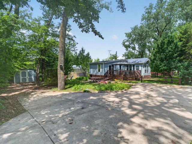 41 Lakeshore Drive