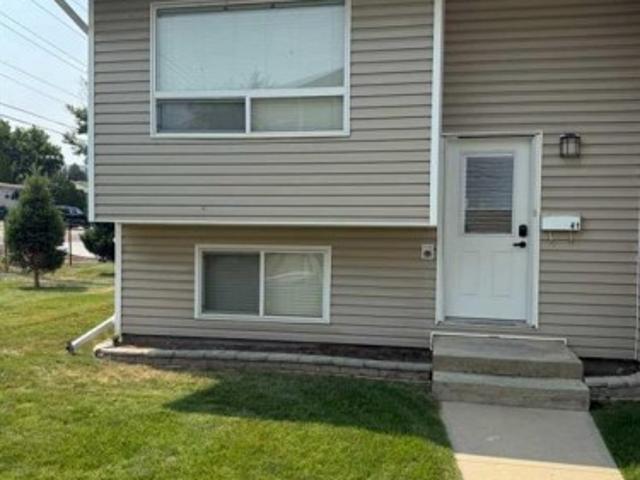 41 Link Court Sw, Medicine Hat, AB, T1A 7X6 townhouse for sale | Listing ID A2334 | Royal LePage