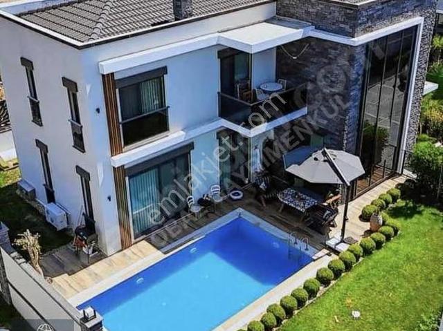 4+1 Luxery Site İçi Bireysel Havuz Ve Bahçe Kullanım Alanlı