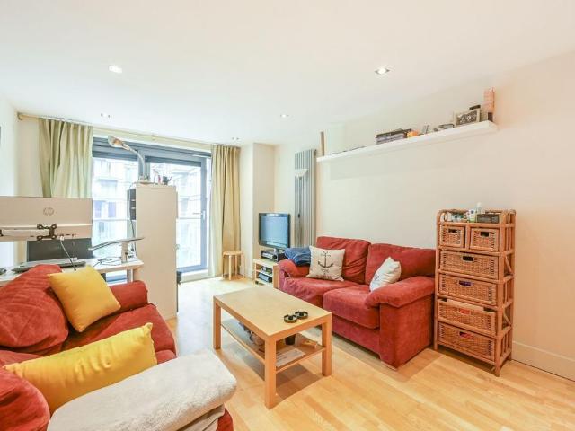 41 Millharbour, Tower Hamlets. 1 bed flat to rent £2,145 pcm £495 pw