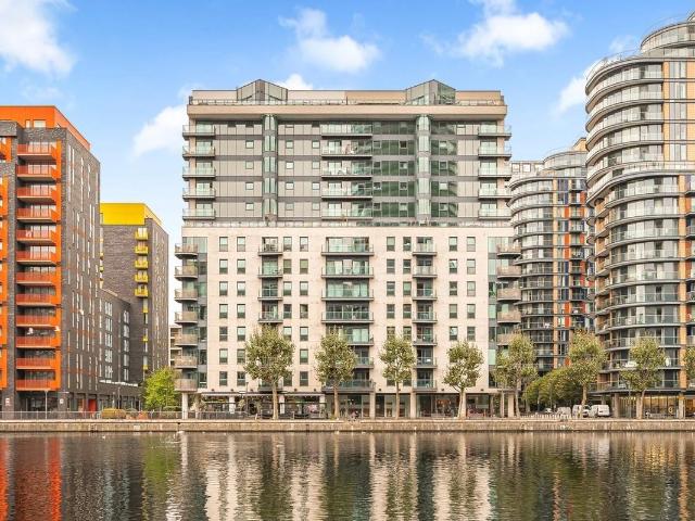 41 Millharbour E14, 2 bed flat to rent, £2,700 pcm | PrimeLocation