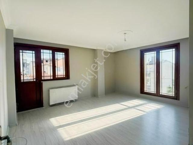 4+1 Çok Geniş 150 M2 Üst Dubleks Daire Kiralık