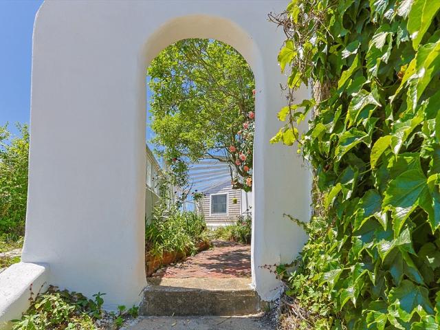 41 Pond Road