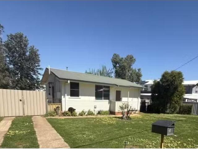 41 Ronald Street, DUBBO House for rent Listed by Chris Barber.