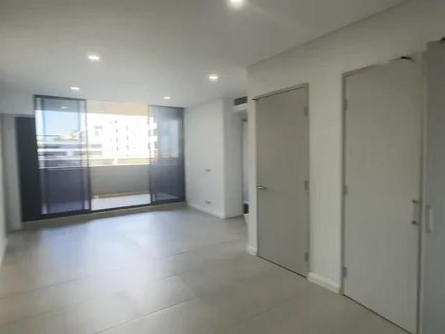 41 Rothschild Ave, Sydney