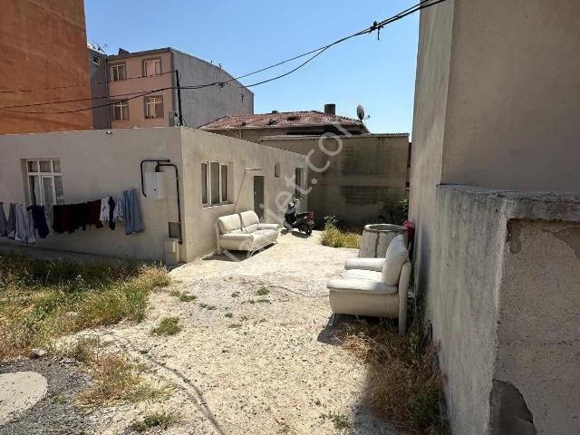 4+1 Satılık Müstakil Ev 222 M2 Arsaya Sahip Fırsat Yer