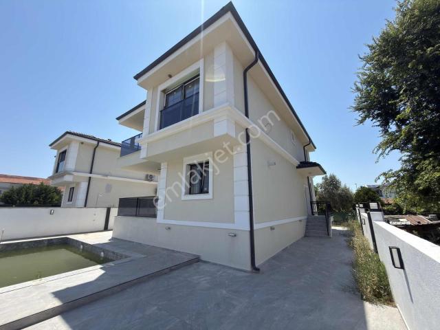4+1 Satılık Müstakil Villa | Özel Havuzlu | Yerden Isıtmalı |