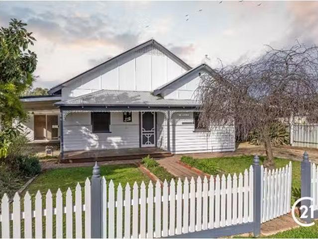 41 Simms Street, Moama House for rent Listed by Emily Martin.