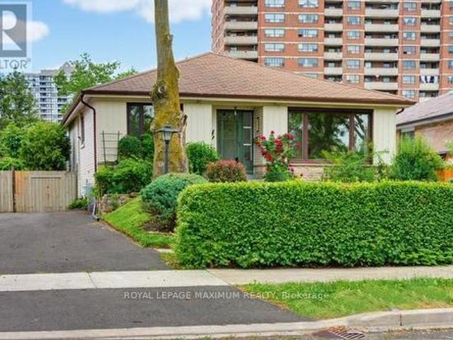 41 Strathavon Drive, Toronto, ON, M9V 2H4 house for sale | Listing ID W13600 | Royal LePage