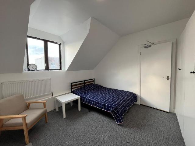 41a King Street, SOUTHALL UB2 1 bed flat to rent £1,350 pcm £312 pw