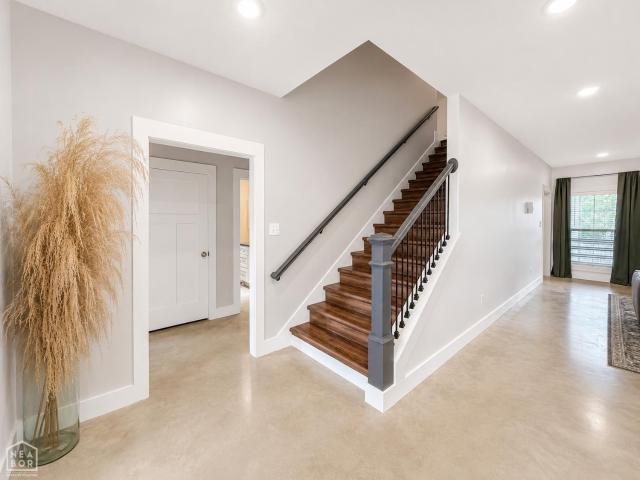 4204 Clowder Lane