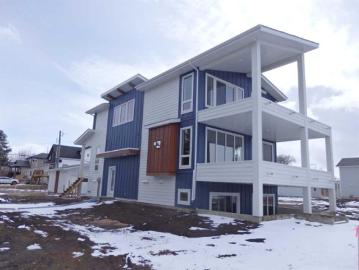 Sylvan Lake, Alberta - Deck