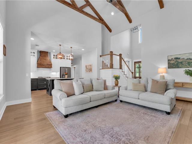 4205 Rainbow Farm Road