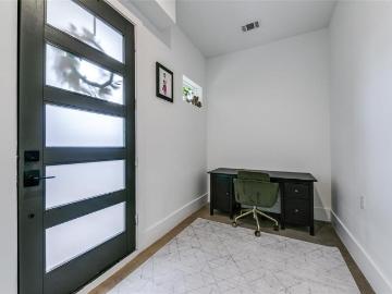4205 Roseland Avenue # 203