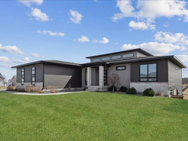 4207 Jakob Cir, Cedar Falls, IA