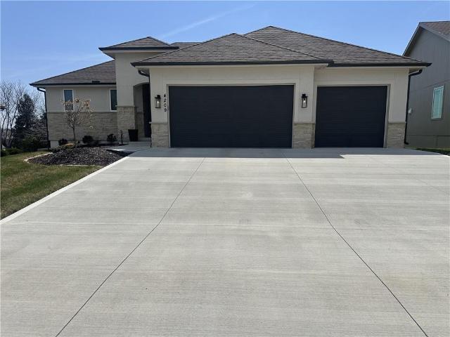 4209 NE Hideaway Dr, Lee's Summit, MO 64064 | MLS #2624