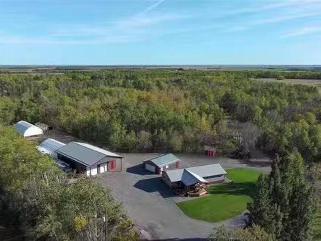 42008 94 North Rd, Gull Lake, MB, R0E 0C0 Luxury House for s.