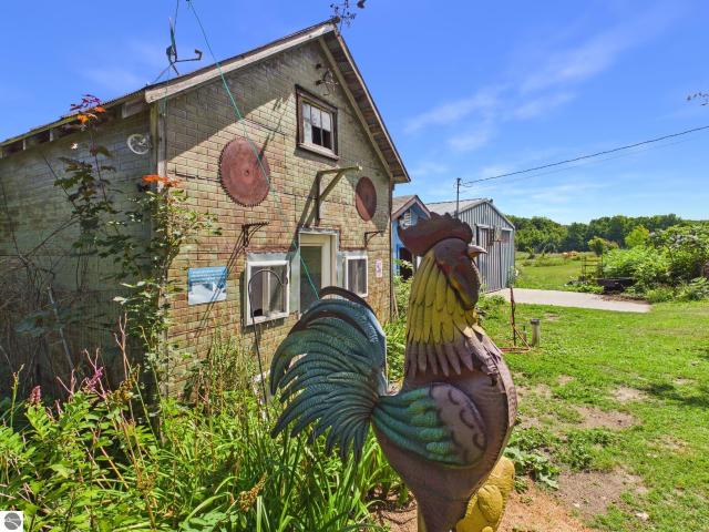 4200 N Putnam Road