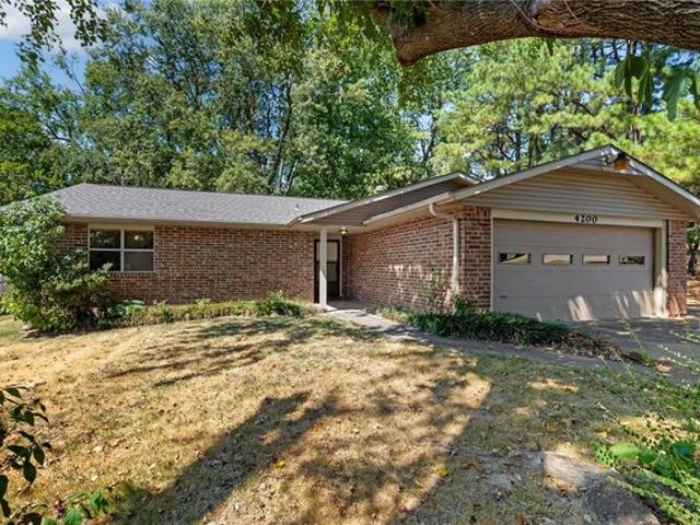 4200 Navajo Ct, Springdale, AR 72764