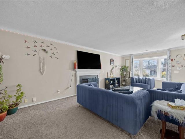 4202 Broadacres Drive