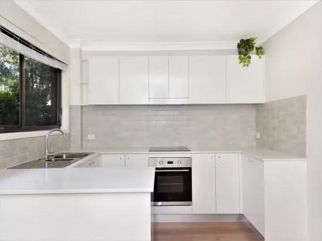 4/203 Albany Street, Point Frederick Apartment for rent Liste.