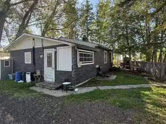 4203 50 Avenue, Rural Lac Ste. Anne County, AB, T0E 0A0 hous.