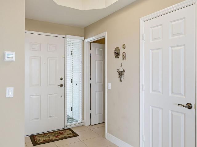 420 Cove Tower Drive, 1404, Naples, US, FL