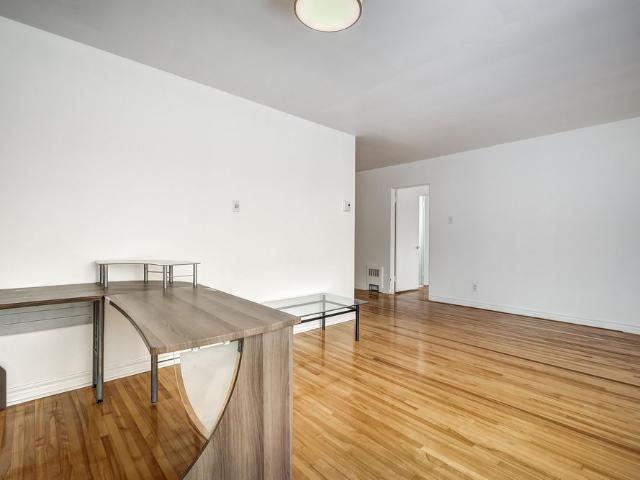 420 Av. Wolseley N Montréal Ouest, H4X1W3