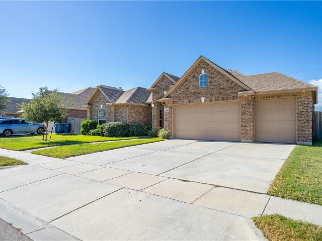 420 Gulfton Dr, Portland, TX 78374 | MLS #467696