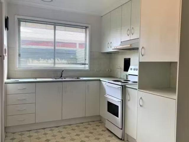 4/20 Regent Street, Whittington, VIC 3219 Unit for Rent