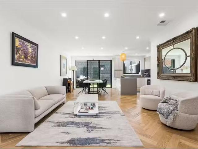 4/20 Russell Street, Balgownie Townhouse for rent Listed by J.