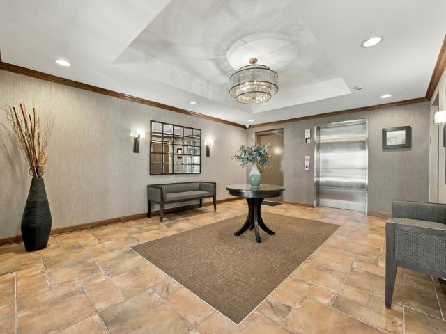 420 W Burlington Avenue # 406