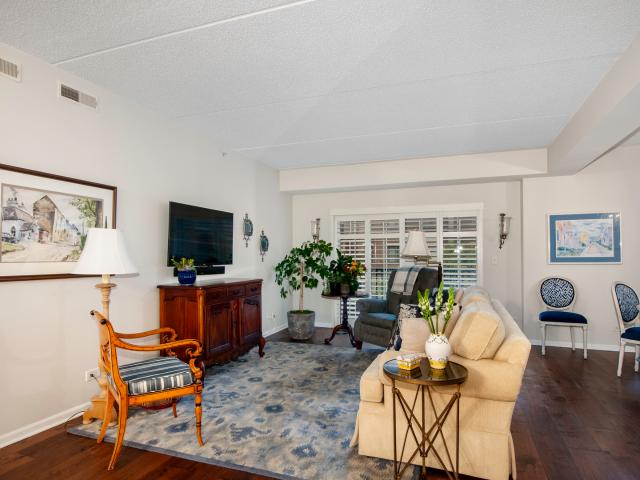 420 W Burlington Avenue # 207