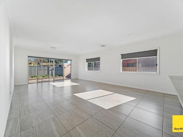 4/20A Macdougall Road