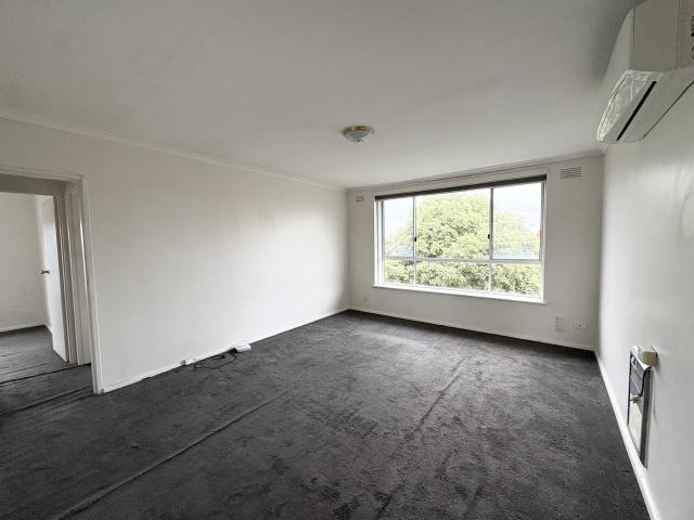 4/214 Huntingdale Road Oakleigh East, VIC 3166