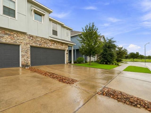 4215 Champlain Way, Iowa Colony, TX 77583