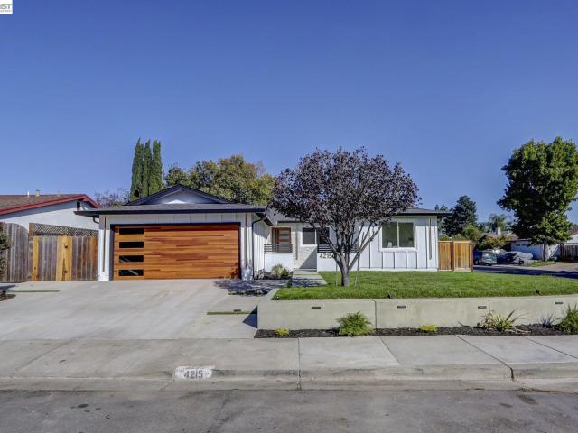 4215 Chapman Way