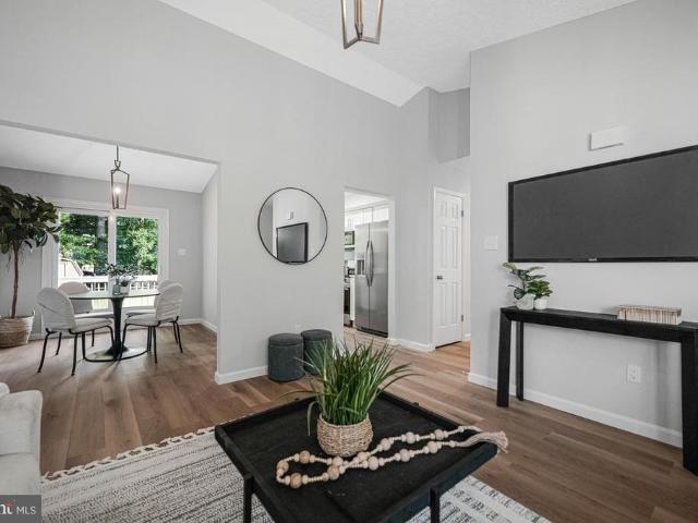 4216 Mockingbird Circle