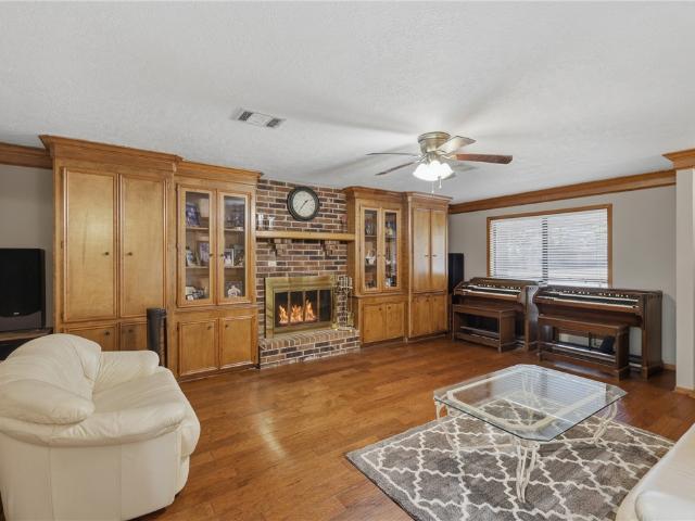 4217 Warwick Lane
