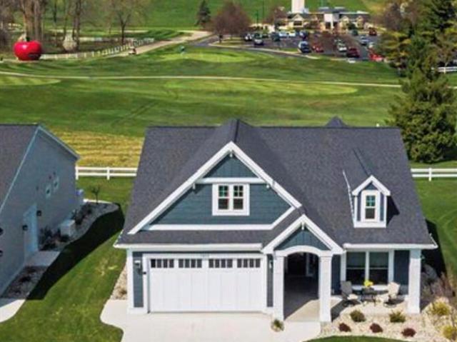4219 Village Green