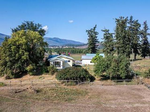 4210 White Lake Road, Tappen, BC, V0E 2W1 Luxury House for sale | Listing ID 10362 | Royal LePage Carriage Trade Luxury Properties