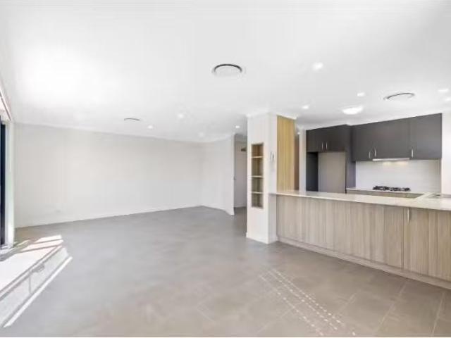 42/11 Kitchener Street, Coorparoo Apartment for rent Listed b.