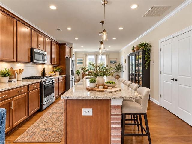 4212 Kendall LN