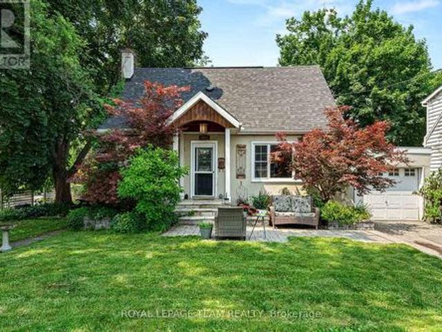 421 Greenwood Avenue, Ottawa, ON, K2A 0X5 house for sale | Listing ID X13490 | Royal LePage