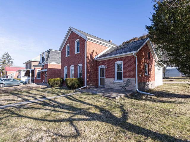 421 E Dewey Street