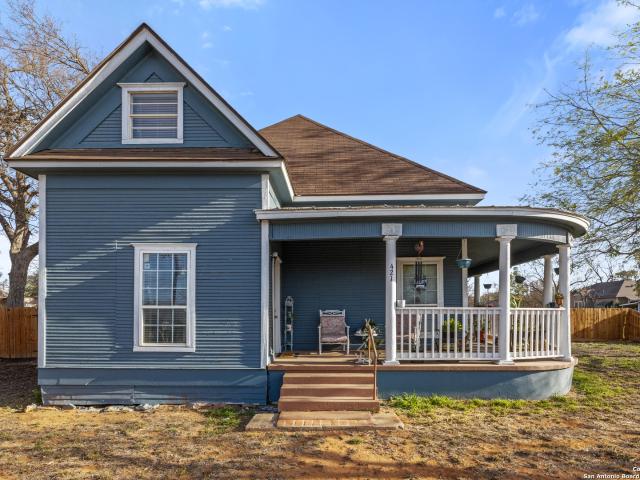 421 E Rio Grande St, Pearsall, TX 78061 | MLS #1850